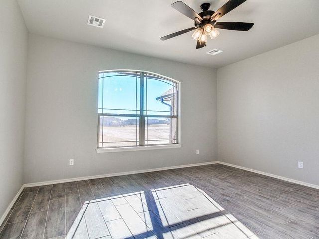 2501 Gallant Fox Terrace, Guthrie, OK 73044