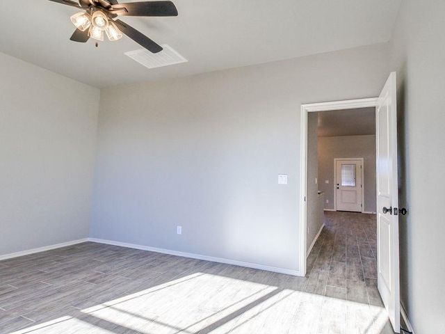 2501 Gallant Fox Terrace, Guthrie, OK 73044