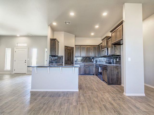 2501 Gallant Fox Terrace, Guthrie, OK 73044