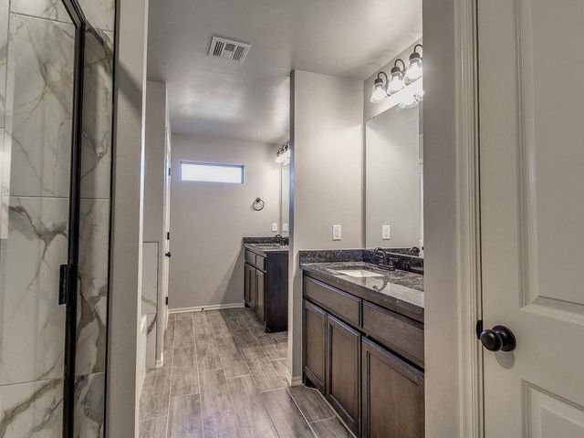 2501 Gallant Fox Terrace, Guthrie, OK 73044