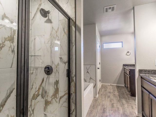 2501 Gallant Fox Terrace, Guthrie, OK 73044