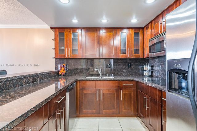 3180 S Ocean Dr 422, Hallandale Beach, FL 33009