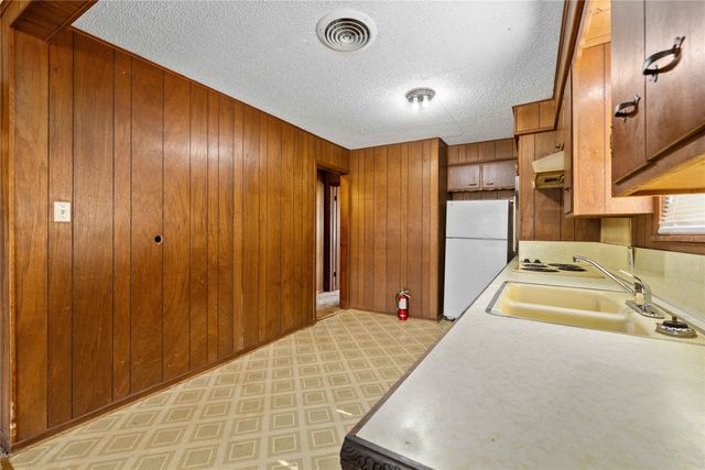 1810 9th Street, Brownwood, TX 76801