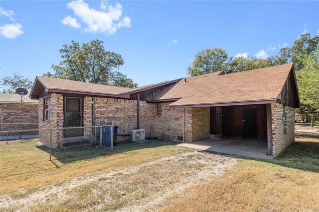 1810 9th Street, Brownwood, TX 76801