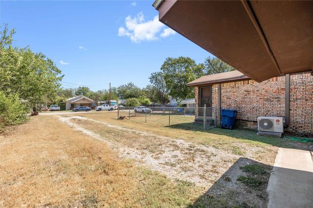 1810 9th Street, Brownwood, TX 76801