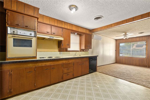1810 9th Street, Brownwood, TX 76801
