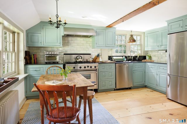 509 Weekeepeemee Road, Woodbury, CT 06798