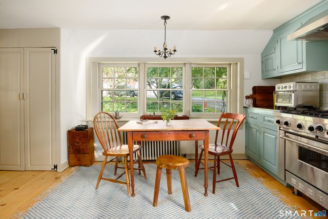 509 Weekeepeemee Road, Woodbury, CT 06798