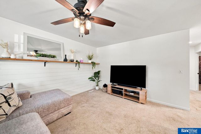 5206 Melrose Avenue, Lincoln, NE 68506
