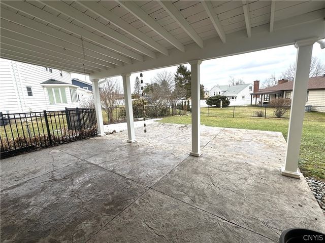 2 Bermuda Road, Whitestown, NY 13492