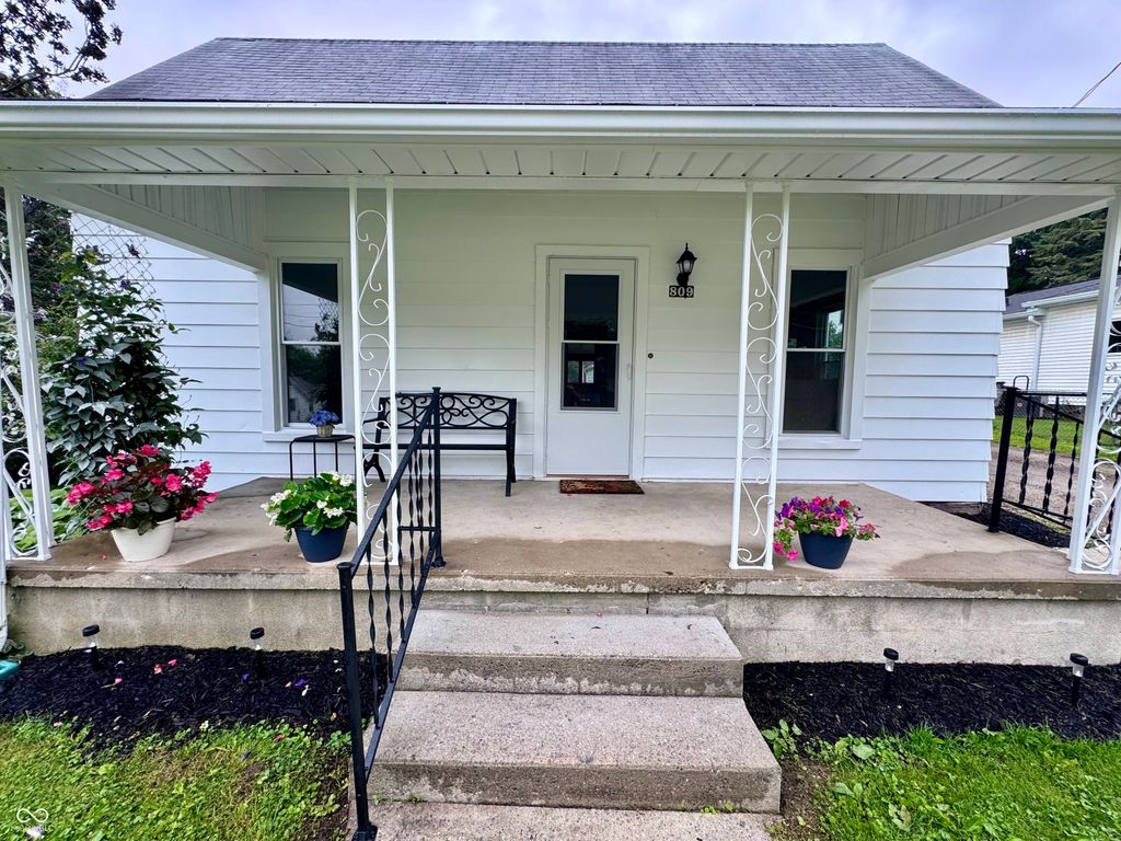 809 Curtis, Crawfordsville, IN 47933