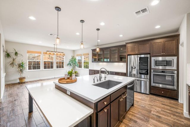 552 N Miraloma Ct, Mountain House, CA 95391