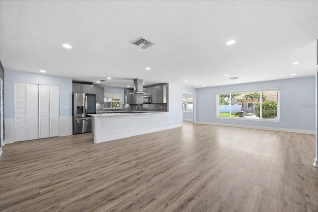 7891 4TH AVENUE S, St Petersburg, FL 33707