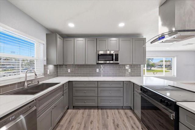 7891 4TH AVENUE S, St Petersburg, FL 33707