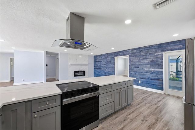 7891 4TH AVENUE S, St Petersburg, FL 33707