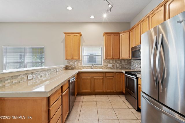 819 6TH Avenue S, Jacksonville Beach, FL 32250
