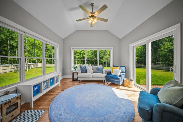 71 Signature Drive, Barrington, NH 03825