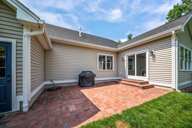 71 Signature Drive, Barrington, NH 03825