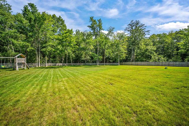71 Signature Drive, Barrington, NH 03825