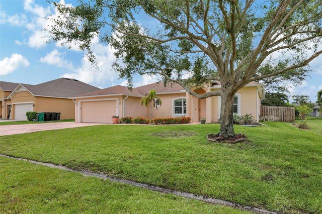 2426 SE BETTY ROAD, Port St Lucie, FL 34952