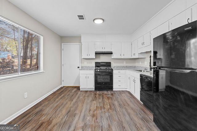 6955 Hassana Lane, Fairburn, GA 30213