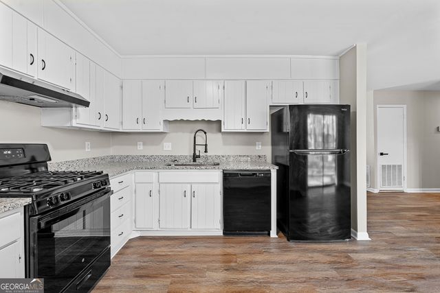 6955 Hassana Lane, Fairburn, GA 30213