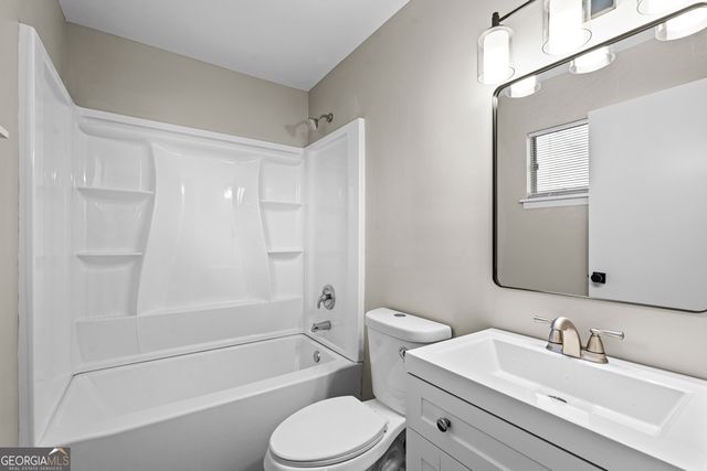 6955 Hassana Lane, Fairburn, GA 30213