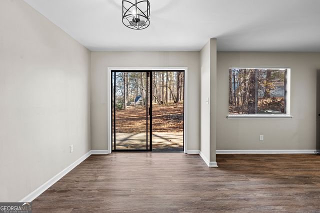 6955 Hassana Lane, Fairburn, GA 30213