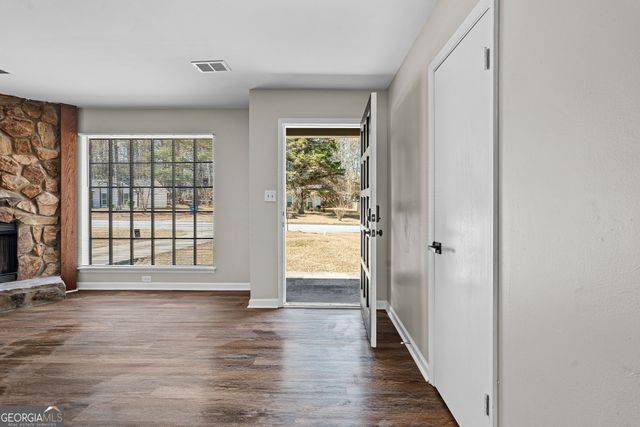 6955 Hassana Lane, Fairburn, GA 30213