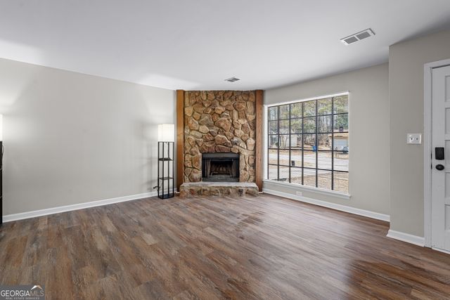 6955 Hassana Lane, Fairburn, GA 30213