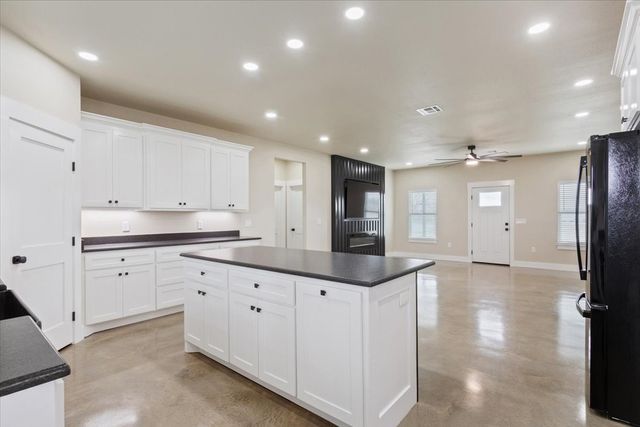 213 Kasberg Road, Leroy, TX 76654