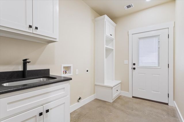 213 Kasberg Road, Leroy, TX 76654