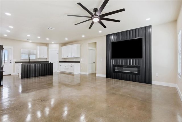 213 Kasberg Road, Leroy, TX 76654