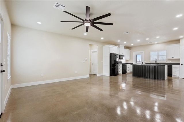 213 Kasberg Road, Leroy, TX 76654