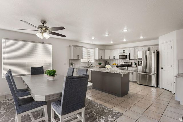 1974 N SAGEBRUSH DR, Santa Clara, UT 84765