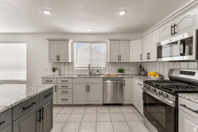 1974 N SAGEBRUSH DR, Santa Clara, UT 84765