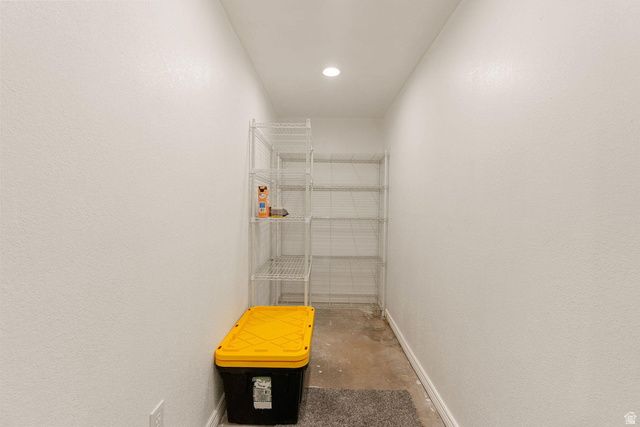 1974 N SAGEBRUSH DR, Santa Clara, UT 84765