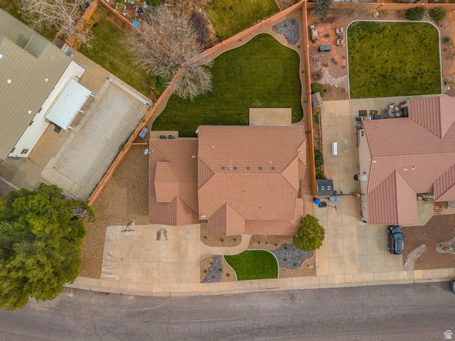 1974 N SAGEBRUSH DR, Santa Clara, UT 84765