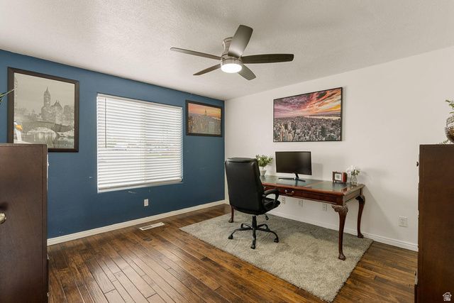 1974 N SAGEBRUSH DR, Santa Clara, UT 84765