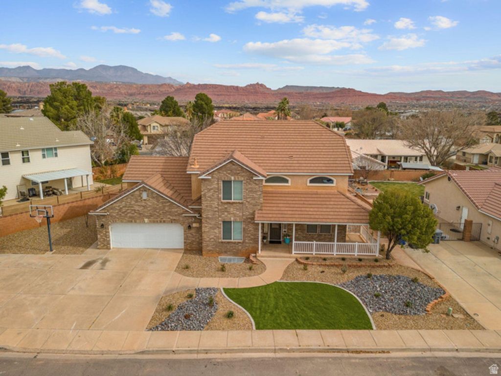 1974 N SAGEBRUSH DR, Santa Clara, UT 84765