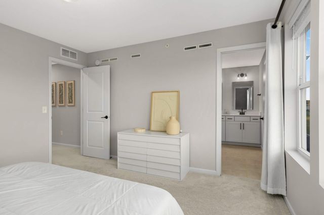 9616 4th Street N, Lake Elmo, MN 55042