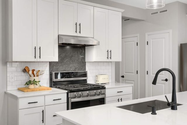 9616 4th Street N, Lake Elmo, MN 55042