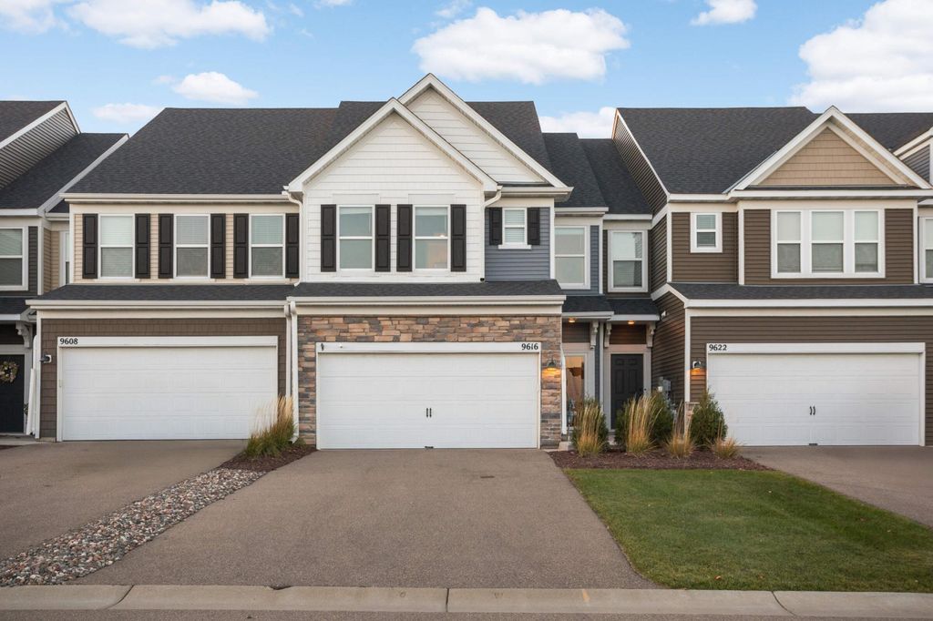 9616 4th Street N, Lake Elmo, MN 55042