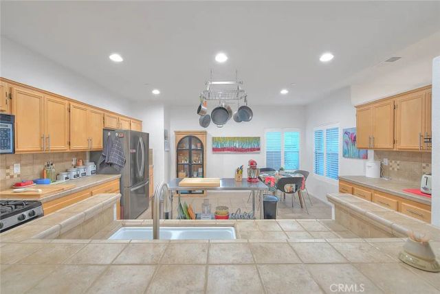 952 Mira Grande, Palm Springs, CA 92262