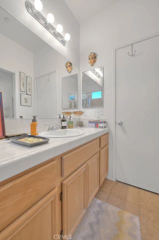 952 Mira Grande, Palm Springs, CA 92262