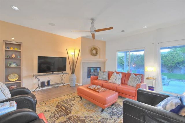 952 Mira Grande, Palm Springs, CA 92262