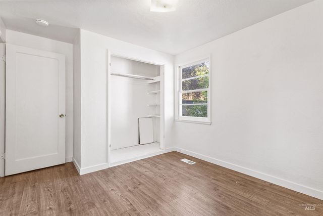 1525 S Longmont Ave, Boise, ID 83706