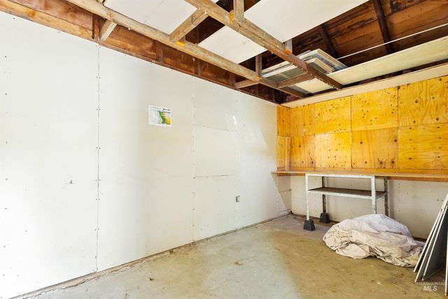 1525 S Longmont Ave, Boise, ID 83706