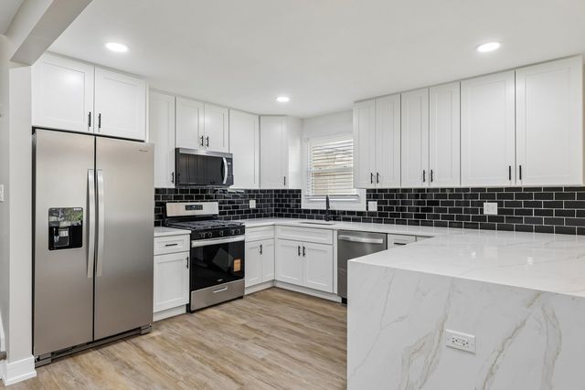 15631 E END Avenue, Dolton, IL 60419