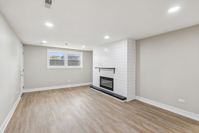 15631 E END Avenue, Dolton, IL 60419